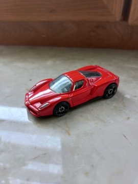 Hot Wheels Ferrari Enzo czerwone 