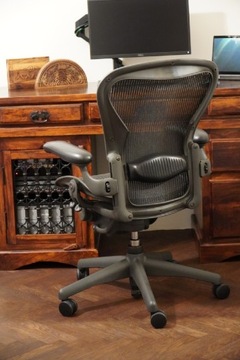 Herman Miller aeron B