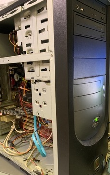 Komputer PC Pentium 4, 865PE Neo2, 9600 Pro