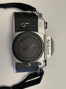 Aparat analogowy,lustrzanka  Nikon FG stan bdb