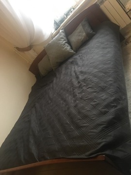 Łóżko drewniane, kolor orzech 180x200 cm. 