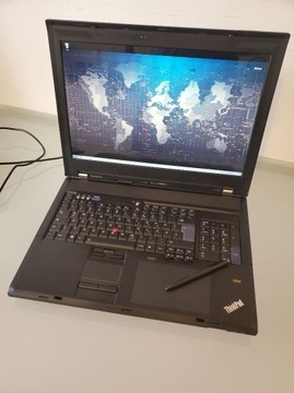 Lenovo W700 1920x1200 ThinkPad laptop stacja 17" 