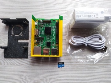 Zestaw Raspberry Pi 3B z radiatorami zasilaczem kartą 8GB obudowa V-slot