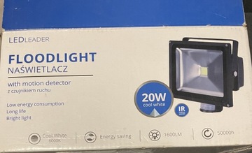 Lampa Naświetlacz LED z czujnikiem ruchu