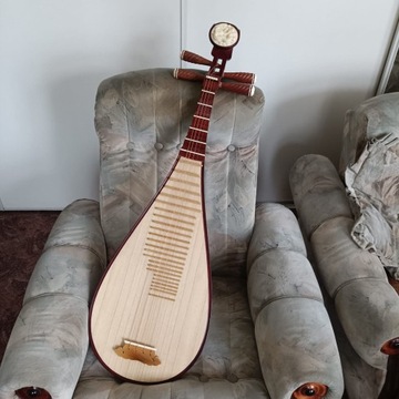 Pipa chiński instrument tradycyjny