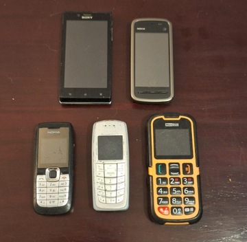 Pakiet 5 telefonów Nokia Sony MaxCom 