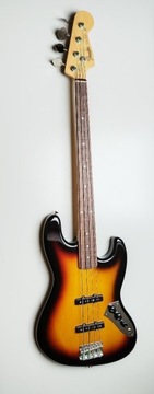 Fender - gitara basowa -Jazz bas fretless Japan