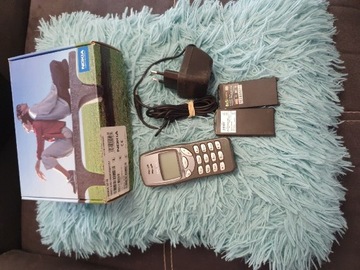 Nokia 3210 z pudełkiem okazja 