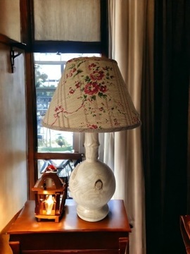 Lampa biurkowa z drewna bukowego