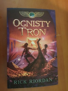 RICK RIORDAN Ognisty tron