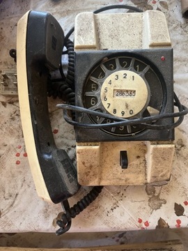 Stary telefon stacjonarny/przewodowy