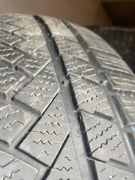 Opona zimowa 225/40R18 Continental ts850