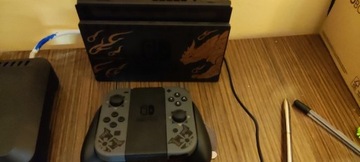 Nintendo Switch V2 Monster Hunter Rise + Gry