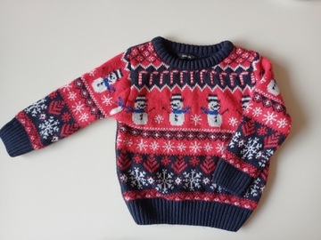 Świąteczny sweter w bałwanki