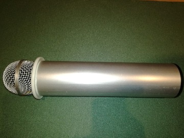 Mikrofon dynamiczny z aktywną elektroniką. 