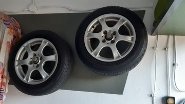 Opony zimowe Bridgestone z Toyoty Yaris, komplet