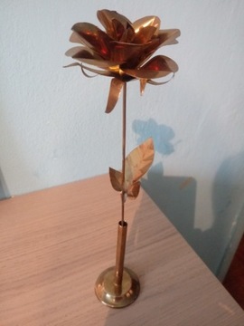Róża z metalu