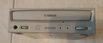 YAMAHA CRW8424E Nagrywarka CDRW Vintage 