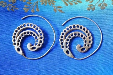 Indyjskie orientalne kolczyki spiralne boho