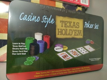 Casino style poker set