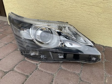 Lampa prawy przód Toyota AVENSIS III T27 XENON LED