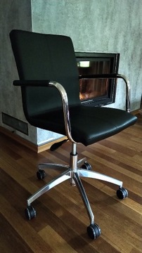 Krzesło Delta - do biura, kancelarii -stan idealny