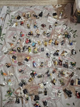 84 minifigurki lego z serii minifigures