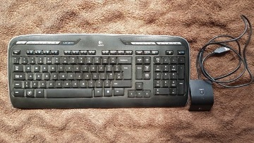 klawiatura bezprzewodowa Logitech+ odbiornik