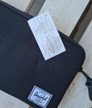 Nowe Nowe etui Herschel na Ipad czarne tablet 