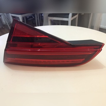 Lampa prawa, tylna w klapie Audi A8 lift