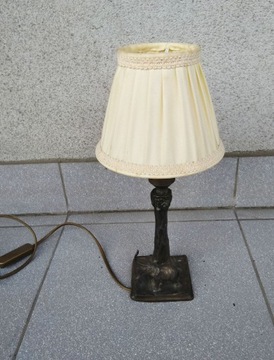 Antyczna lampa biurkowa ze słoniem 