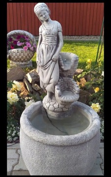 Ogrodowa fontanna betonowa kobieta kaskadowa