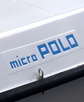 Napis z folii na jacht Micro Polo.