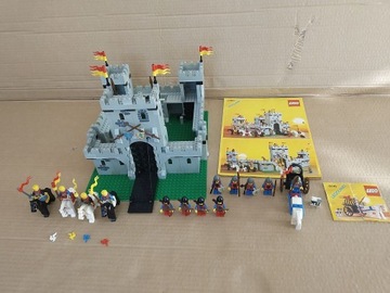 Lego 6080 King's Castle  6016 Knight's Arsenal