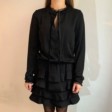 Sukienka elegancka czarna z falbankami S