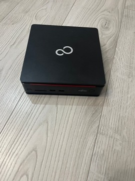 Mini komputer Fujitsu Q920