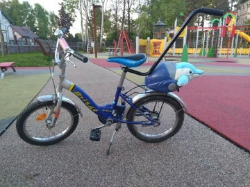 Rower dla dziecka z kufrem zamykanym na drobiazgi