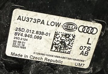 AUDI A3 8V LAMPA LEWY TYŁ W BŁOTNIK 8V4945069