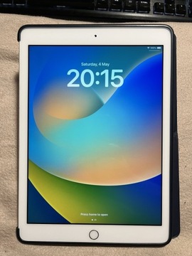 iPad 6th gen 32Gb WiFi biały