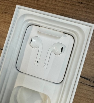 Nowe oryginalne słuchawki Apple do iPhone z wejściem Lightning