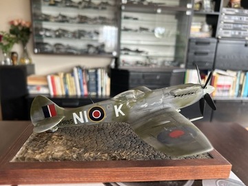 Model Spitfire XIV E