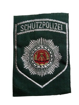 Schutzpolizei emblemat naszywka NRD DDR NVA