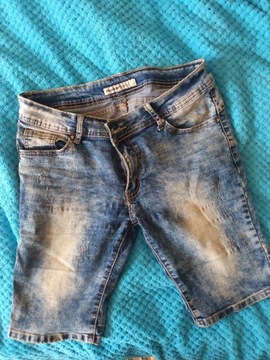 Spodnie jeansowe krótkie RE-DRESS collection rozmiar 30