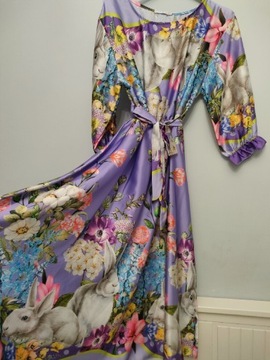 Sukienka w króliki kwiaty wzory kolorowa liliowa 
