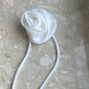biały choker naszyjnik handmade róża kwiat jedwab 