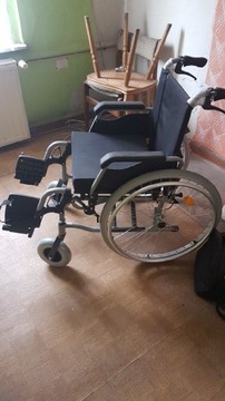 Wózek inwalidzki ze stop.Lekkich z hamulcami Feliz