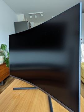 Monitor 4K Samsung U32R590CWU