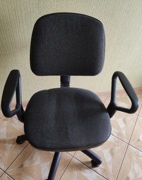 Krzesło obrotowe do biurka dla dziecka 