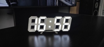 Zegar z podświetleniem LED 