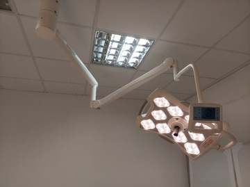 Lampa chirurgiczna operacyjna MarLed V10